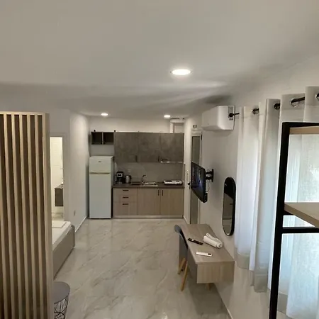 Sunshine And * Νικιάνα